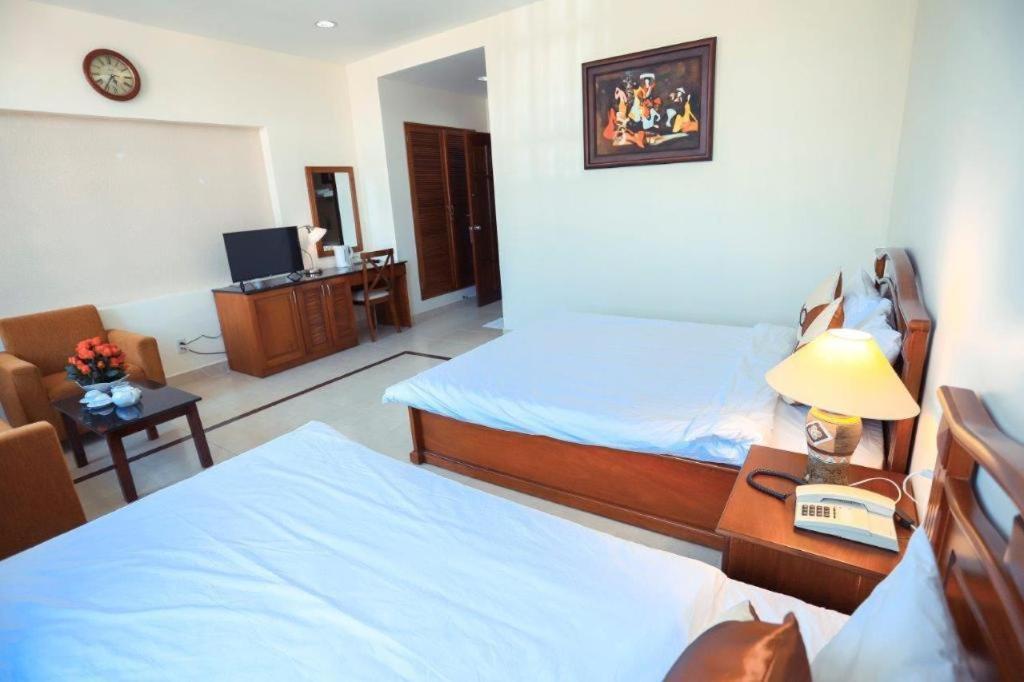 ฮุงฟอง โฮเทล - ใกล้ตลาดกลางคืนดาลัด Hotel ภายนอก รูปภาพ